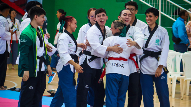 ¡Míralo eh... UdeA campeona otra vez!: en lo alto del podio de los Juegos Universitarios Nacionales
