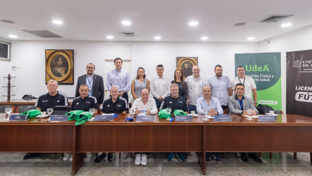 Delegados de Conmebol y Uefa visitaron la UdeA para fortalecer licenciamiento de entrenadores