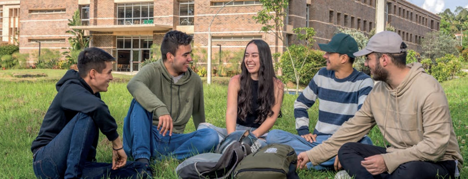 Estudiantes en el campus El Carmen de Viboral