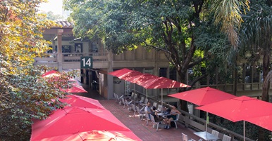 Foto del exterior del bloque 14 de la UdeA