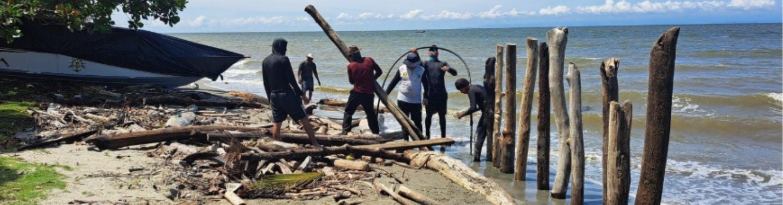 In Urabá, the sea encroaches on land by more than three meters annually
