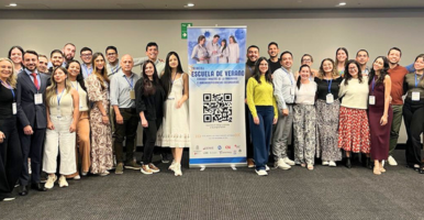 Niños y niñas disfrutando de las actividades pedagógicas del Museo de la Vida