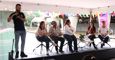 Foto de la Feria del libro Leer y releer