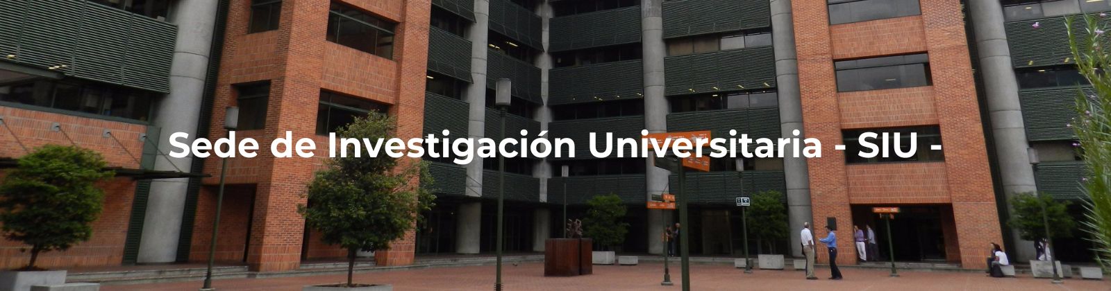 imagen niñas y niños en un laboratorio explorando la ciencia