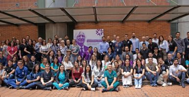 Niños y niñas disfrutando de las actividades pedagógicas del Museo de la Vida