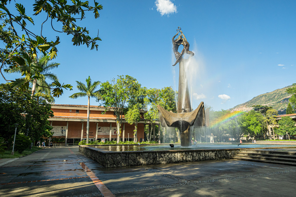 plazoleta udea