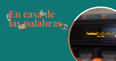 Imagen con consola y texto de "En caca de las palabras"