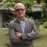 Fotografía del profesor Carlos Gilberto