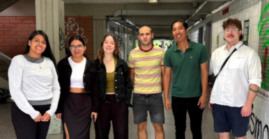 Foto de los estudiantes de intercambio en nuestra Facultad