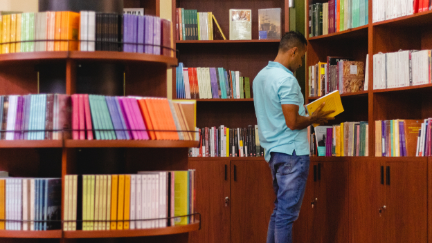 Librerías UdeA se fortalecerán mediante alianza con Cooprudea Social