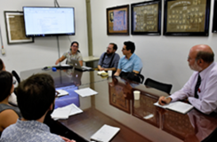 Foto de la reunión de la autoevaluación de la Maestría en Derecho