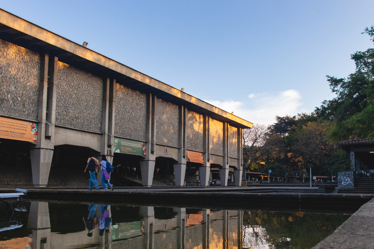 egresados udea
