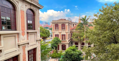 Niños y niñas disfrutando de las actividades pedagógicas del Museo de la Vida