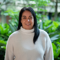 Fotografía de la profesora Maria Isabel Duque Roldán