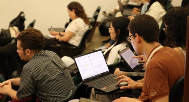 Foto de un estudiante de la FDCP