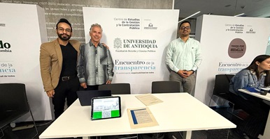 Foto del encuentro de la transparencia