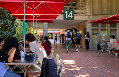 Pasillo del bloque 14 de la UdeA