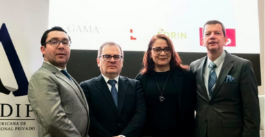 Foto de la participación en la la competencia de Derecho Internacional Privado organizada en el marco de las XVIII Jornadas la Asociación Americana de Derecho Internacional Privado