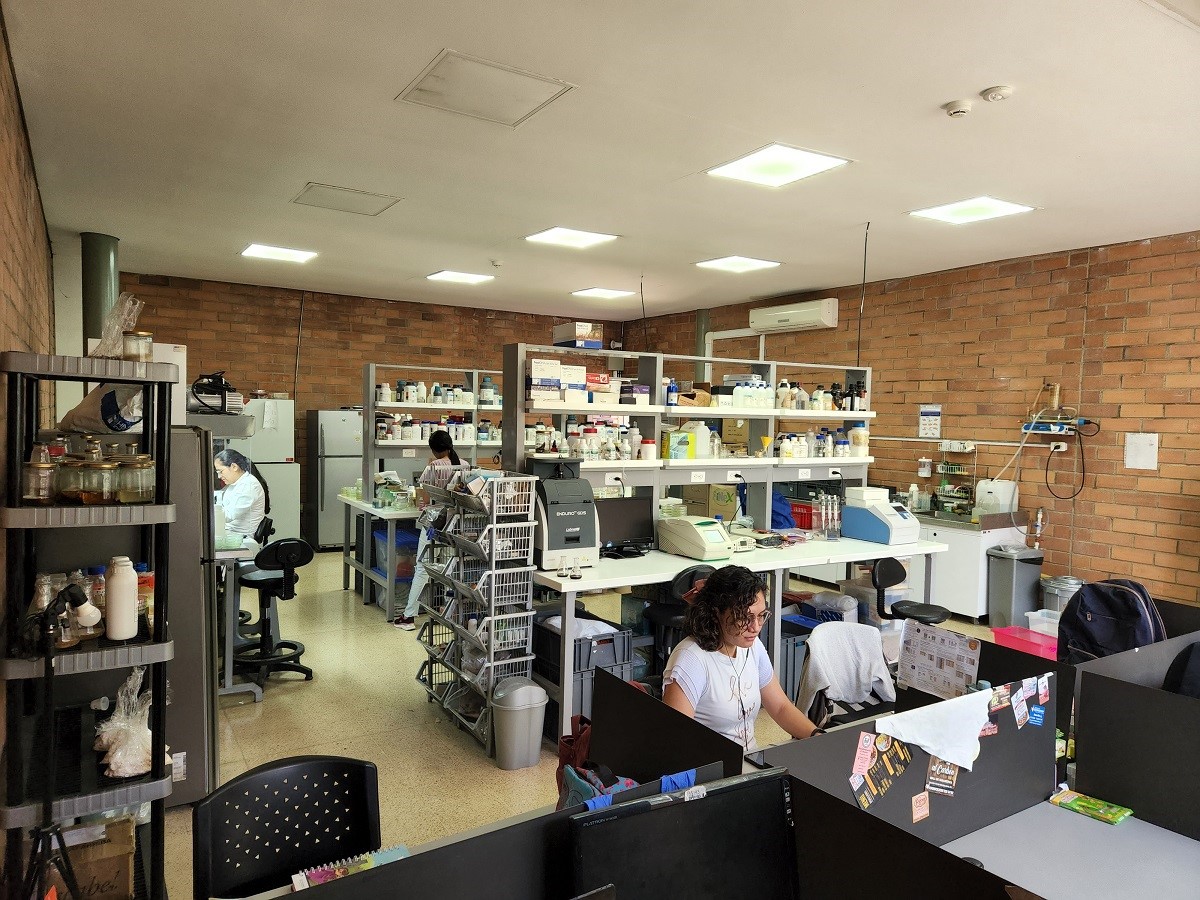 Laboratory of the Agricultural and Environmental Bacteriology group