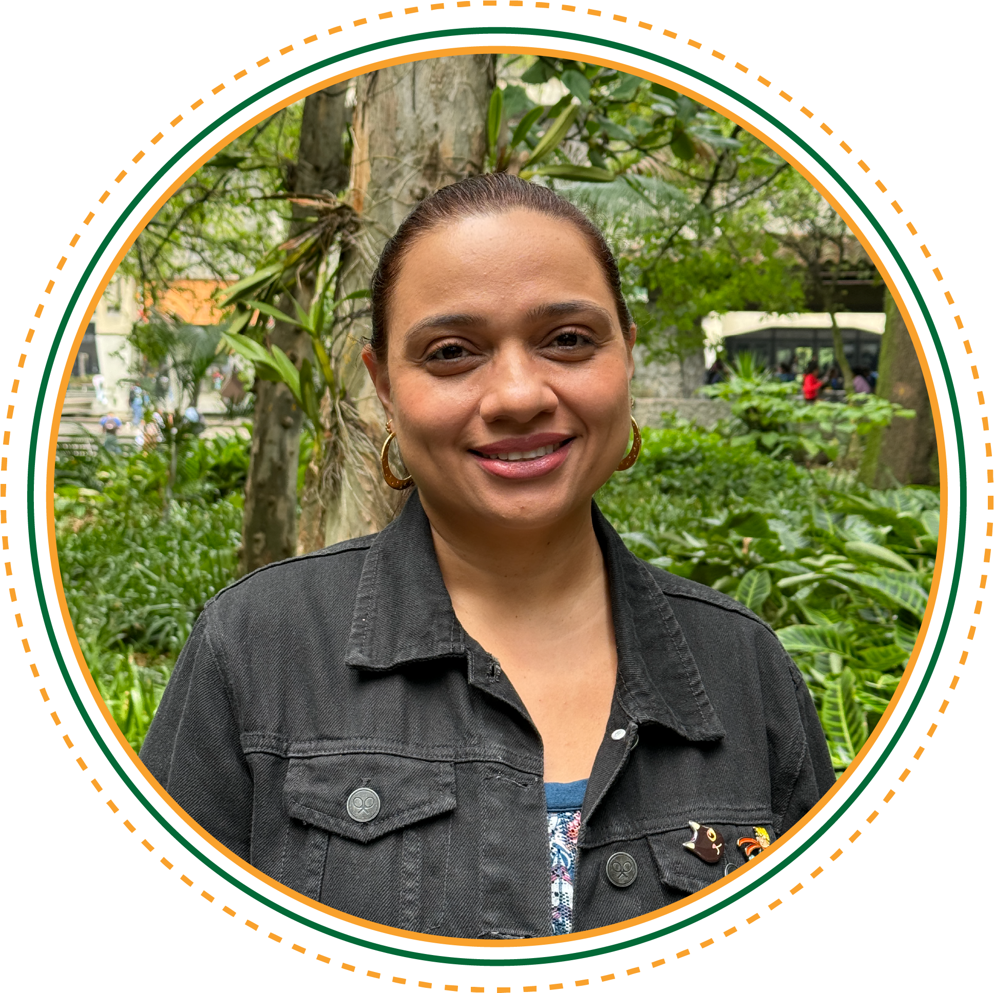 Fotografía de la profesora Elízabeth Rodríguez Fotografía de la profesora Elízabeth Rodríguez