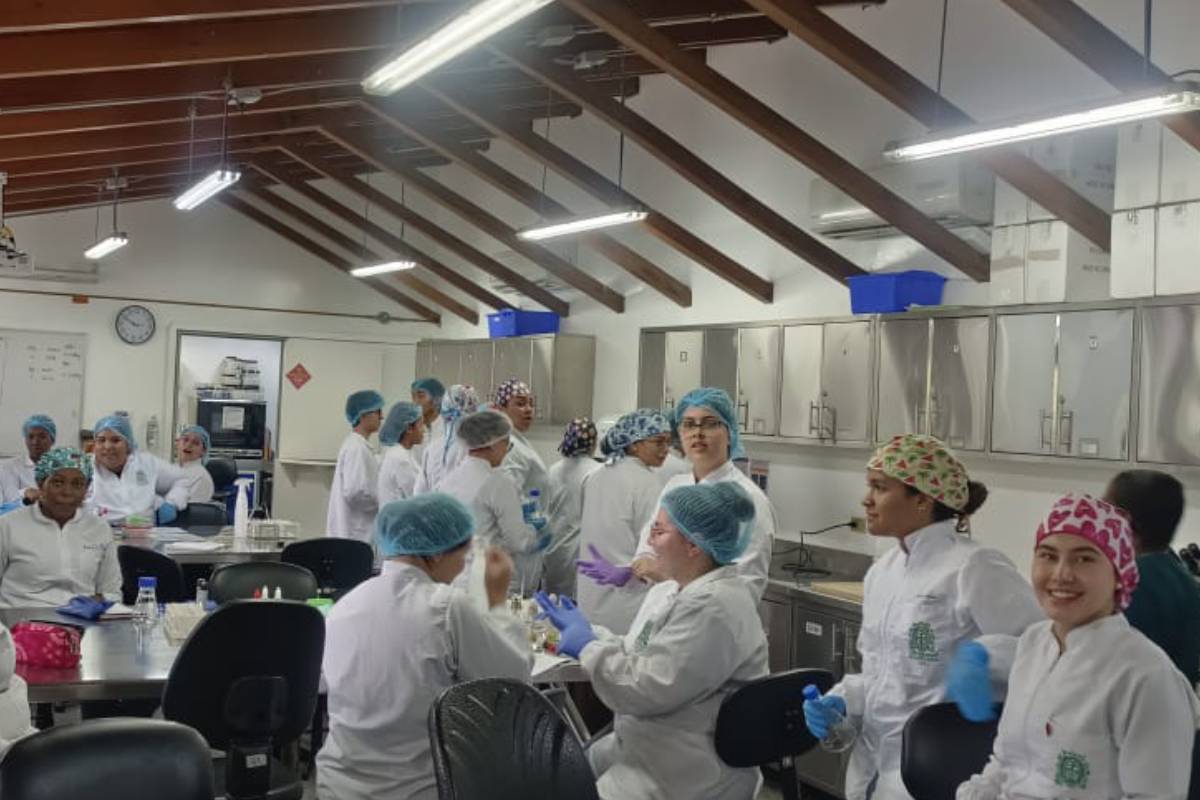 escuelamicrobiologia.jpg